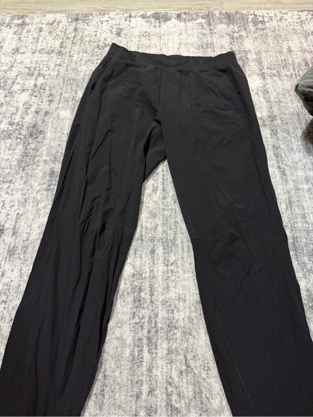 Lululemon Men’s Jogger style pants Size M